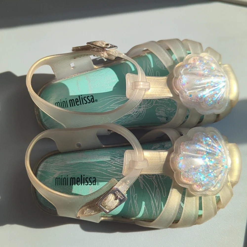 Mini Melissa size 8 seashell sandals